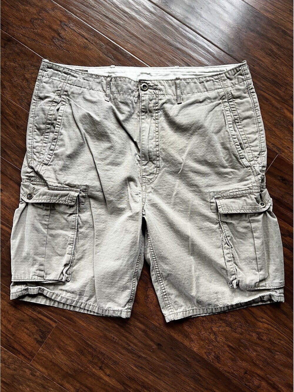 Levi's Men's Cargo Shorts Size 36 Tan Khaki EUC! White Tag
